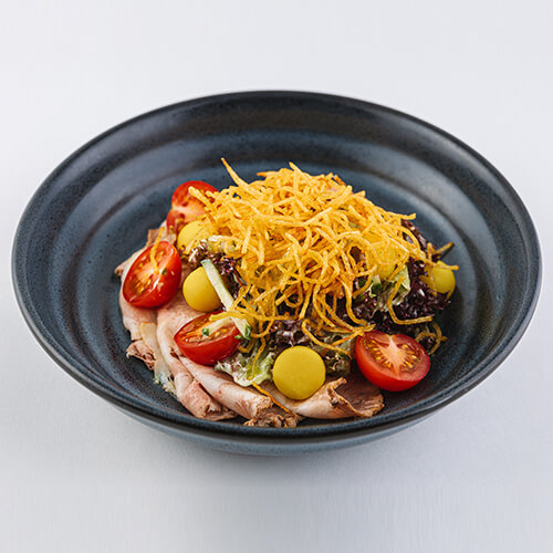 Салат с бужениной, беконом и картофелем